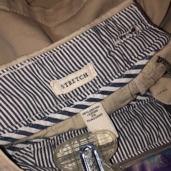 Abercrombie &Fitch 00 khaki shorts - Picture 8 of 8